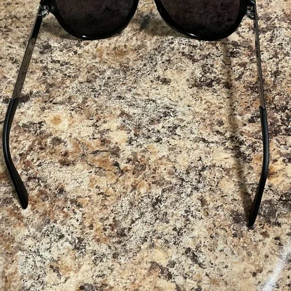 Gucci Mens UV Protection Retro Aviator Sunglasses Black 59mm.
